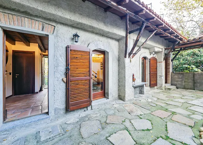 La Corte Dei Tre Nidi Проживание в семье Albavilla