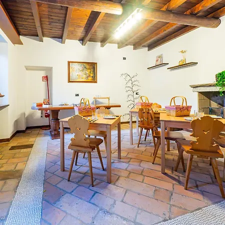 Privatunterkunft La Corte Dei Tre Nidi Albavilla