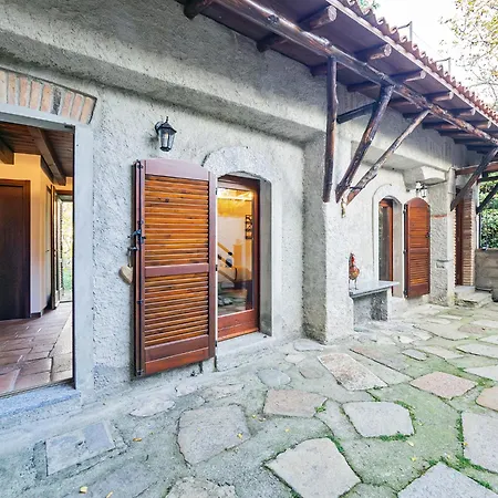 La Corte Dei Tre Nidi Проживание в семье Albavilla