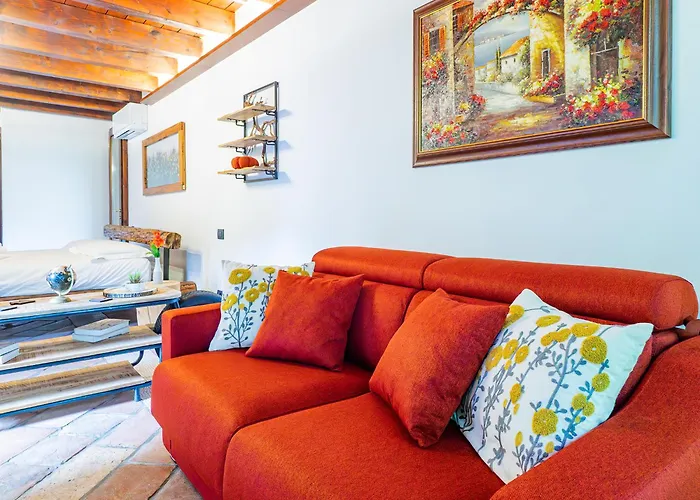 La Corte Dei Tre Nidi Проживание в семье Albavilla