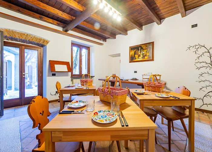 Проживание в семье La Corte Dei Tre Nidi Albavilla