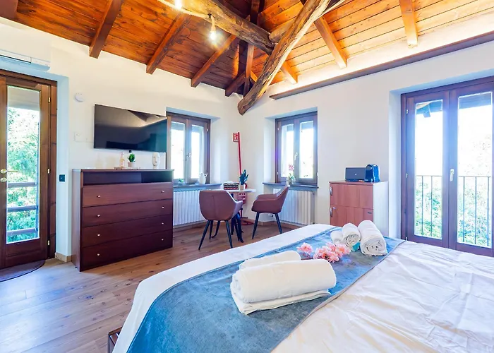 Проживание в семье La Corte Dei Tre Nidi Albavilla