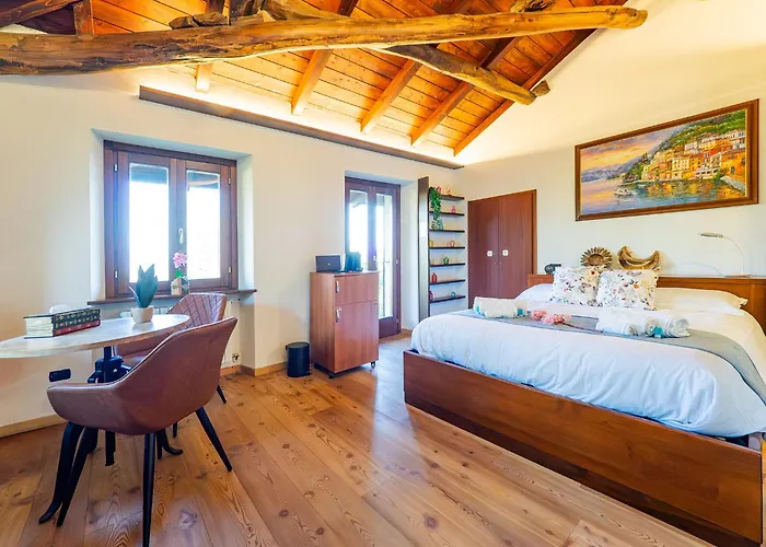 La Corte Dei Tre Nidi * Albavilla