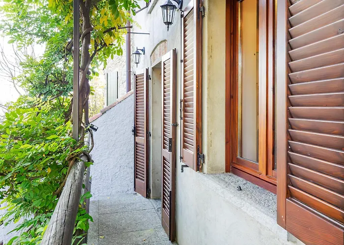 Проживание в семье La Corte Dei Tre Nidi Albavilla